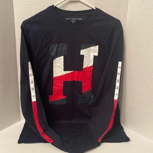 Tommy Hilfiger long sleeved logo tshirt men’s size small